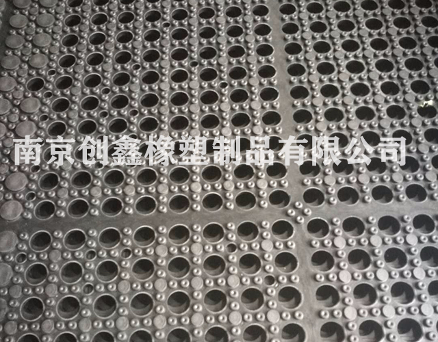 CX0610多孔橡胶板